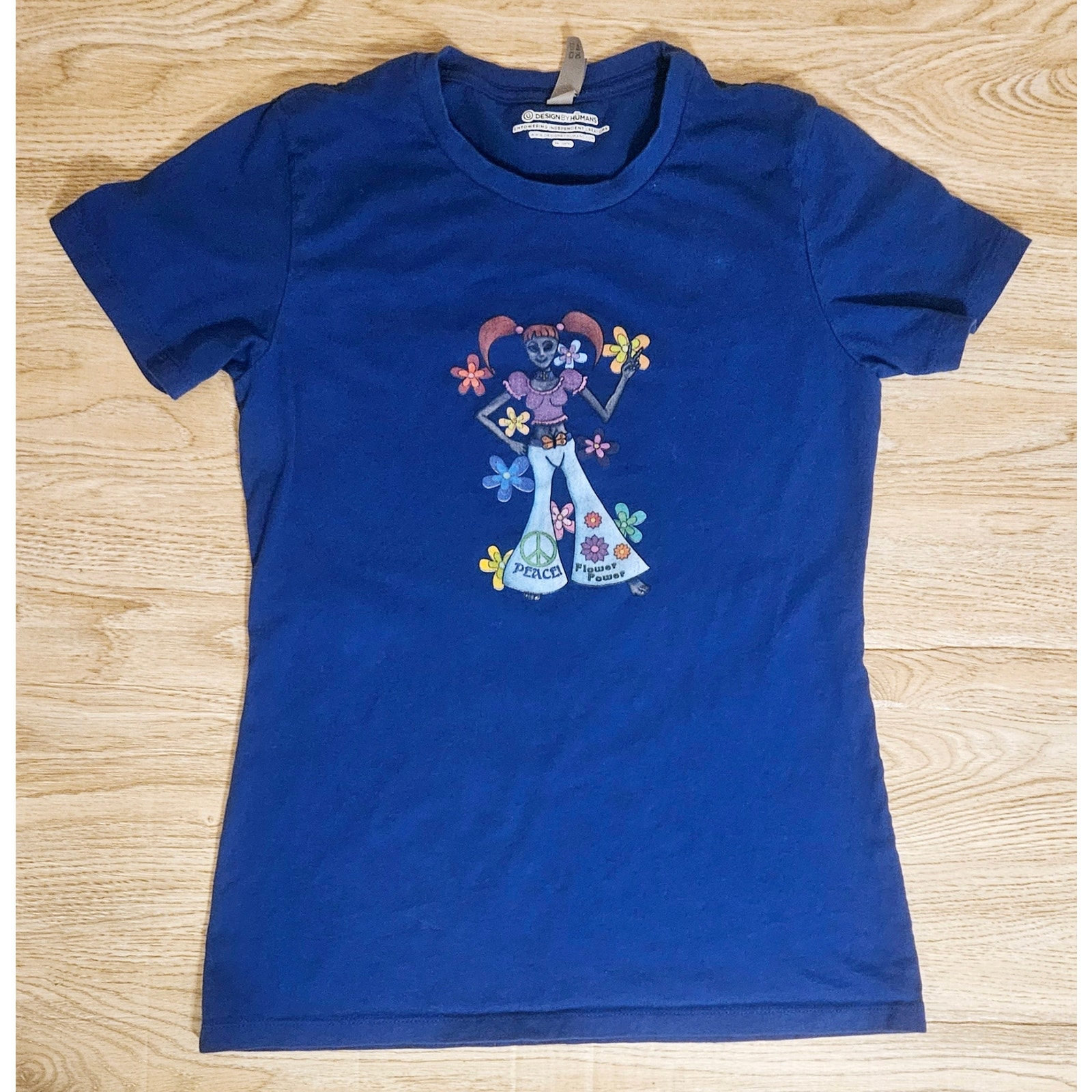 Alien Hippie Chick Peace Flower Power Girls Blue TShirt Size Medium
